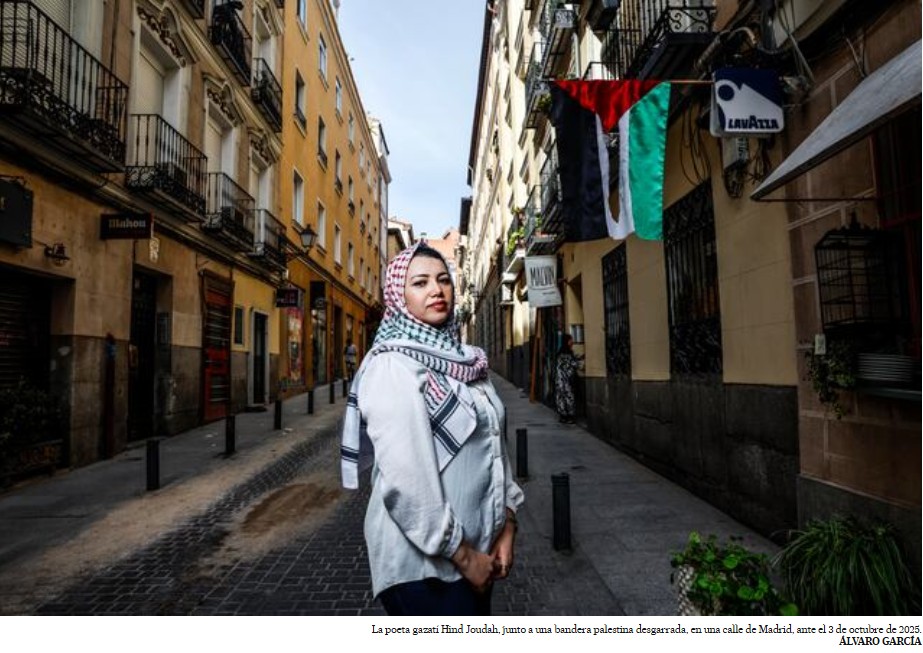 Hind Joudah, poeta gazatí: “Mis versos hablan de la falta de pan y de azúcar, de las ruinas, del miedo y del sonido de los drones israelíes” (El País)